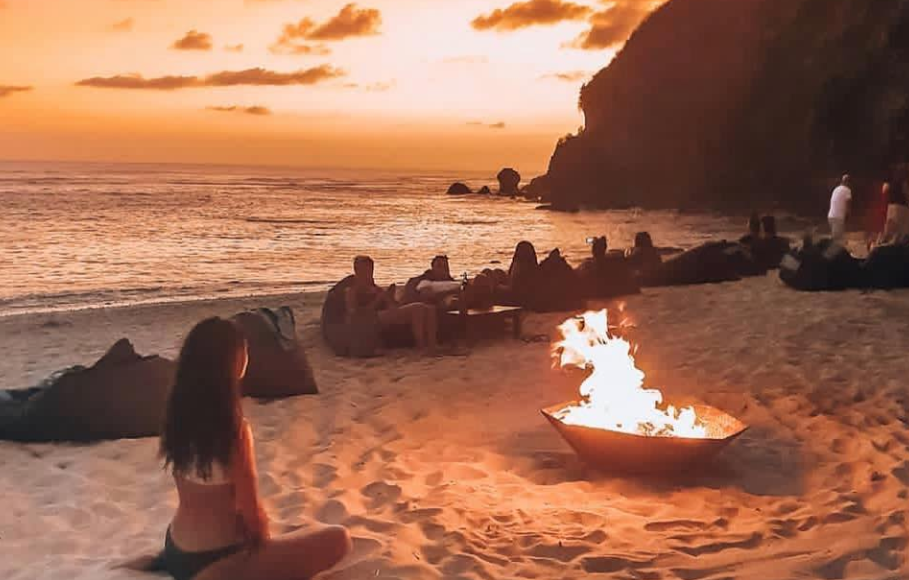 sunday beach club sunset