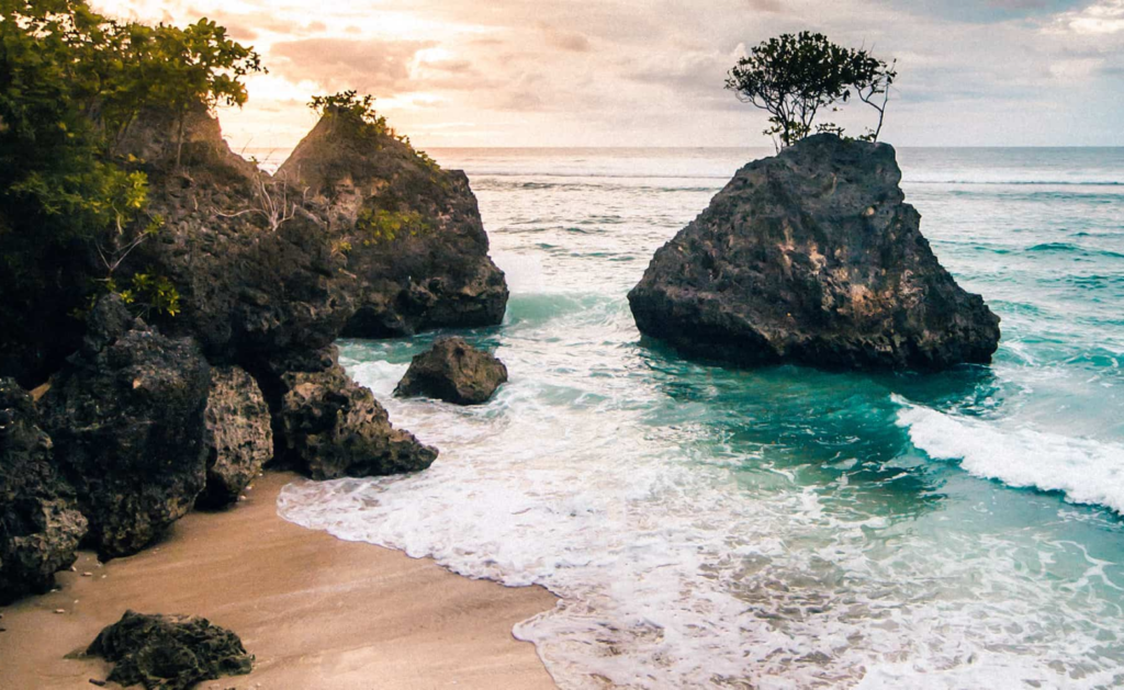 uluwatu beach