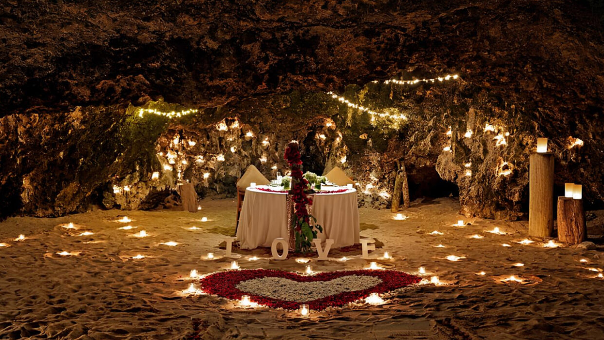 romantic dinner in bali at samabe cave dining