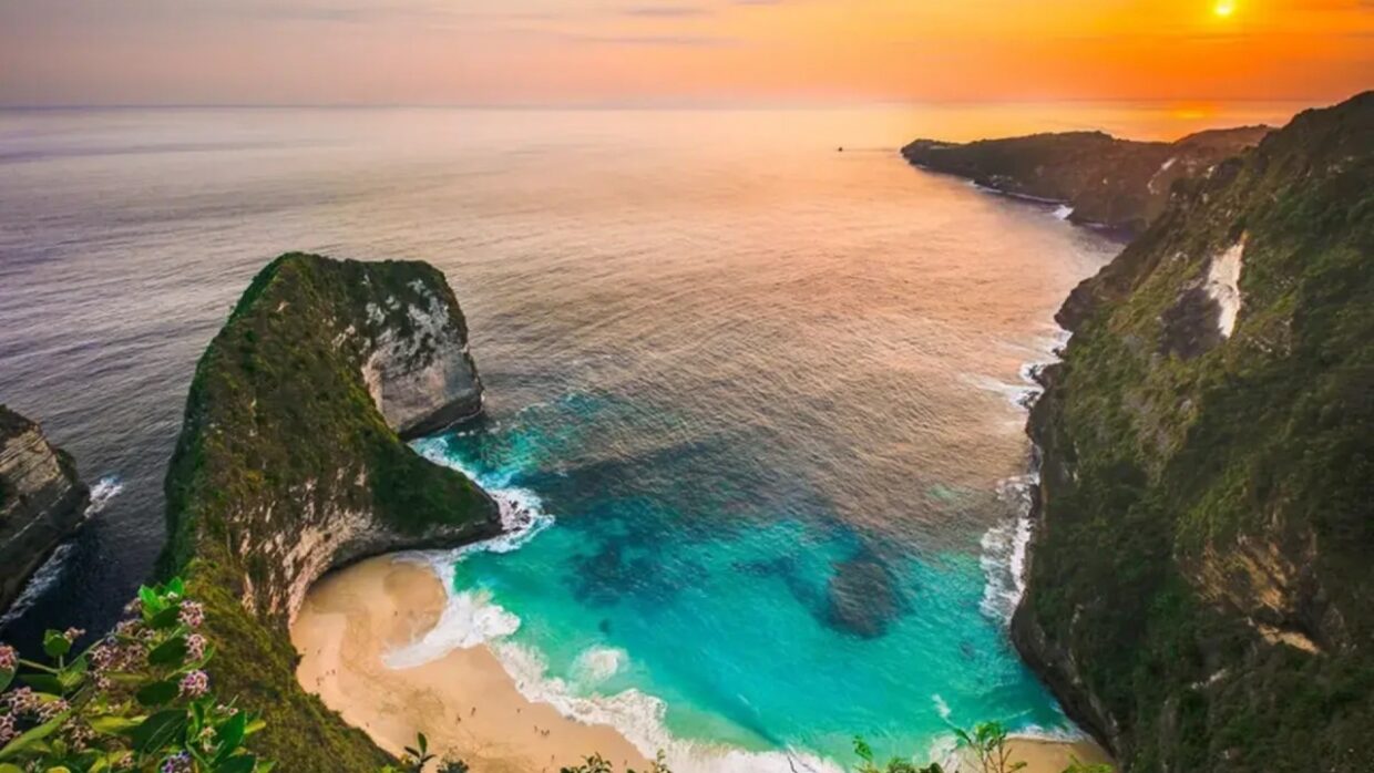 Kelingking Beach